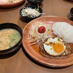 びっくりドンキー - 料理写真:エッグバーグディッシュランチS 1190円