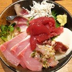 15.05.08【限定5食】生本マグロ中落ち海鮮丼(1404円)