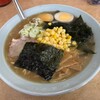 屋台とんとんラーメン - コーンラーメンにワカメと味玉追加