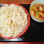畑の黒ダイヤ - ピリ辛つくねうどん大盛