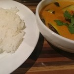 YAMITUKI Curry - トマトとナスとチキンのかれー