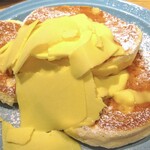 むさしの森珈琲 - 背徳の芳醇削りバター ふわっとろパンケーキ（バターＷ；パンケーキ１枚追加）
