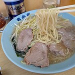 ラーメン青木亭 - 料理写真:醤油ネギチャーシューメンの麺アップ