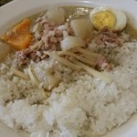 タイ風カレー スリヨタイ - かけると味が変わりました（２０１５年４月）。