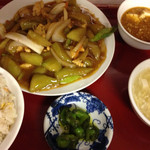 中国北方料理 知味観 - 鳥とナスの炒め定食。（日によって、オススメセットのなかにあります）