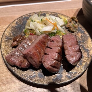 牛たん炭焼 利久_1