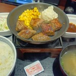 吉野家 - 料理写真:極旨牛鉄板ステーキ定食