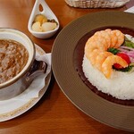 ラウンジ ボアザン - 全体像