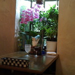 大湊レストラン - 窓側の４人掛けテーブル