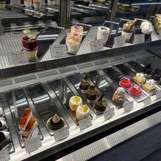 patisserie and cafe SAVORY_1