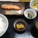 十字軒 - 焼き魚定食　530円
