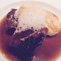 銀座 ハプスブルク・ファイルヒェン - 梅山豚肩肉の赤ワイン煮込み　ザビエッテイクヌールを添えて