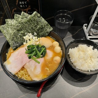 横浜家系ラーメン 長尾家_0