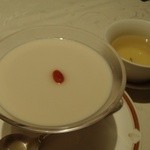 筑紫樓 - アンニン豆腐