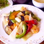 星の華 - (ﾗﾝﾁ) 海老と夏野菜の炒め ￥1,000