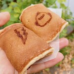 お亀堂 - 料理写真:もっちりあん巻き（ブラックサンダーとぴよりん）