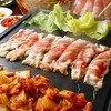 とん豚テジ 新宿店