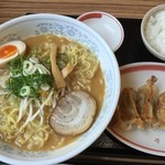 悟空 - とんこつ味噌らーめん ぎょうざセット900円（2015.05）