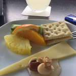 ANA SUITE LOUNGE - 月替りチーズ