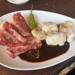 炭火焼肉豚海 - 