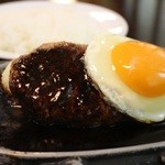 guriruandodainingumarunouchidhindon - 洋食屋さんのハンバーグ 920円。