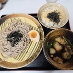 えきめんや - 料理写真:ゴロッと牛もつつけそば・とろろ飯セット