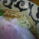 ラーメン こぶ志 - ラーメンの麺（２０１０年４月）