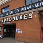 La Pausa - バスターミナルのバル