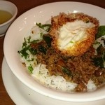 広島タイ料理 マナオ - ガパオ