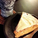 なんてんcafe - キャロットケーキ￥450 　ほうじ茶と