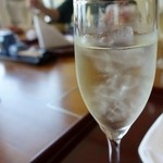 予約制個室和食 みやま - 乾杯のスパークリングワイン