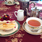北浜レトロ - 山盛りベリーケーキ♡紅茶♡