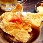 チチャロン(豚皮のから揚げ)