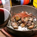 Sumibi Yakitori To Shizen Hawain No Omise Garro - 【鶏もも肉の黒焼き】