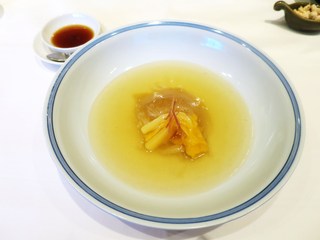 SHANGU - ふかひれの姿煮込み　頂湯スープ