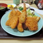 ミックスフライ定食９８０円