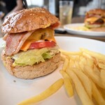The Rich Burger （ザリッチバーガー） - 西富士宮/ハンバーガー