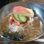 「冷麺」（税込み７５６円）