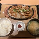 やよい軒 - 料理写真:肉倍牛カルビ牛ホルモン焼き定食 1,960円