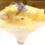 フレンチ サクラ - ランチコース 5400円 のパイナップル、パッションフルーツのブランマンジェ