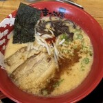 ラーメン まこと屋 - 料理写真:牛白湯ラーメン780円