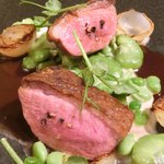 フレンチ サクラ - ランチコース 5400円 のフランス産シャラン鴨 赤ワインソース 空豆添え