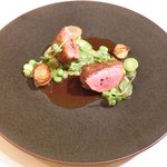 フレンチ サクラ - ランチコース 5400円 のフランス産シャラン鴨 赤ワインソース 空豆添え