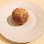 フレンチ サクラ - ランチコース 5400円 のパン