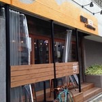 PUMP craft beer bar - 店舗前