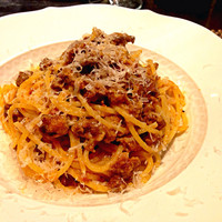 ロッシ - 今日のラグーソースのパスタ（1,600円）は、牛と鹿のラグーソースパスタ。これがめちゃくちゃうまかった。
