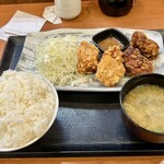 からやま - 料理写真:シャリアピンからあけの合盛り定食(¥850+税)