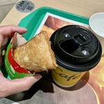 マクドナルド - ドリンク写真:アップルパイ140円、ホットコーヒー140円