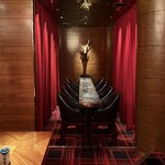 EIGHT - 店内・往年のVIPルームのよう