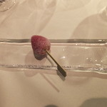 ボウ・デパール青山倶楽部 - イチゴのパート・ド・フリュイ